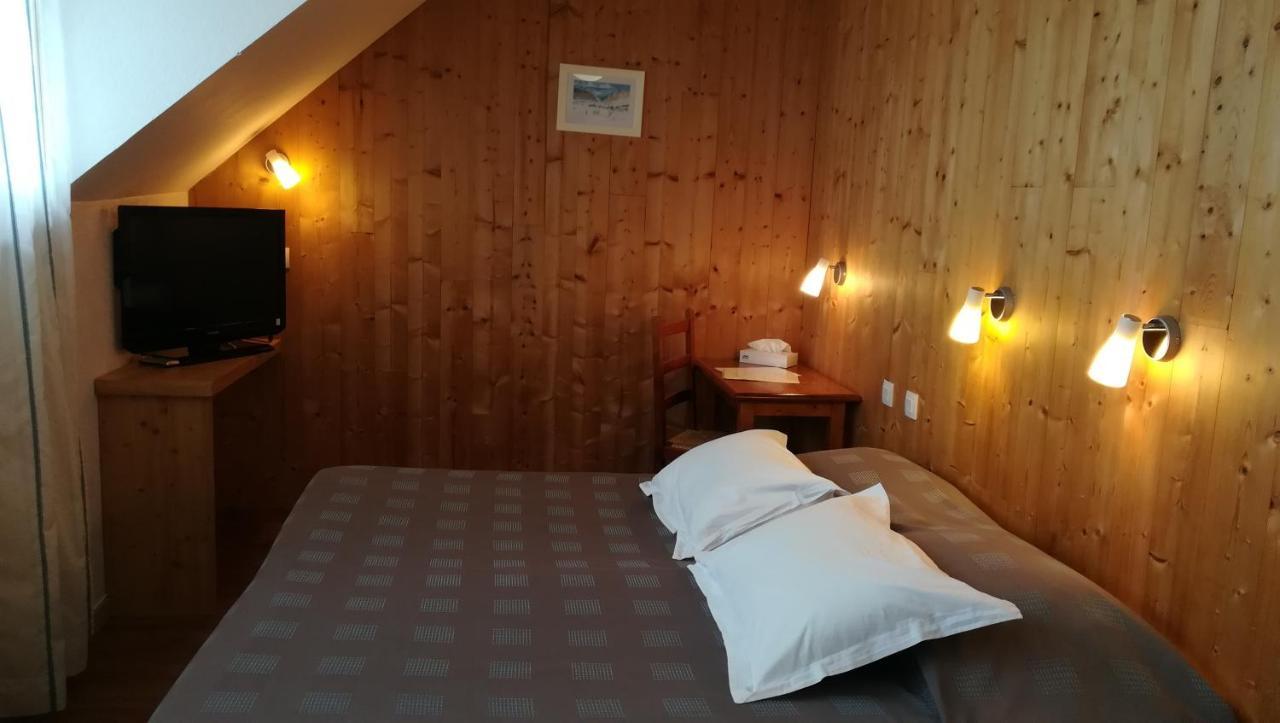 Hotel Restaurant Les Tilleuls オトゥラン エクステリア 写真